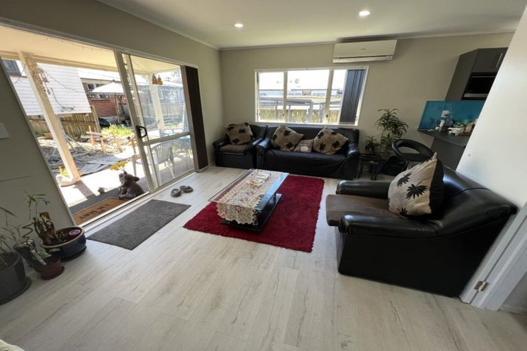 Photo of property in 14 Laureston Avenue, Papatoetoe, Auckland, 2025
