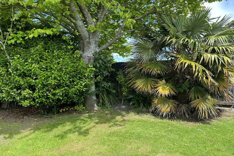 Photo of property in 5 Kitchener Street, Eltham, 4322