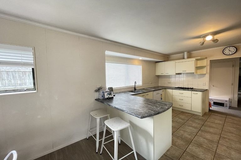 Photo of property in 12 John Brooke Crescent, East Tamaki Heights, Auckland, 2016