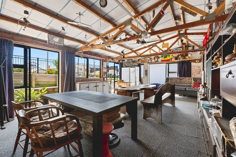 Photo of property in 9 Roy Terrace, Moturoa, New Plymouth, 4310