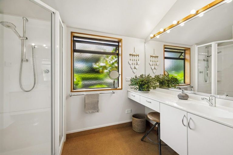 Photo of property in 22 Fairview Terrace, Waipahihi, Taupo, 3330