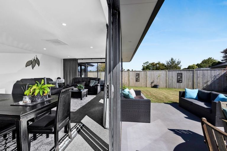 Photo of property in 8 Wheki Lane, Inglewood, 4330