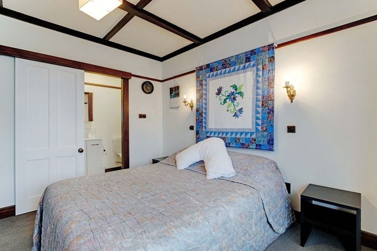 Photo of property in 81 Kiwi Esplanade, Mangere Bridge, Auckland, 2022