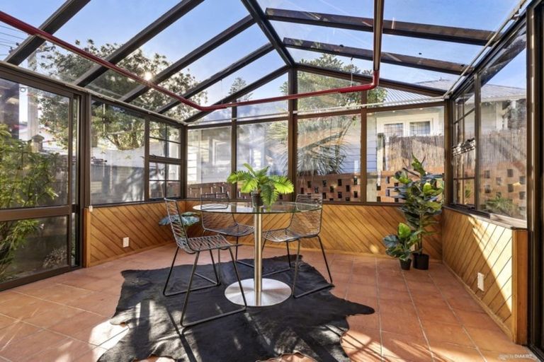 Photo of property in 10 Avon Street, Island Bay, Wellington, 6023