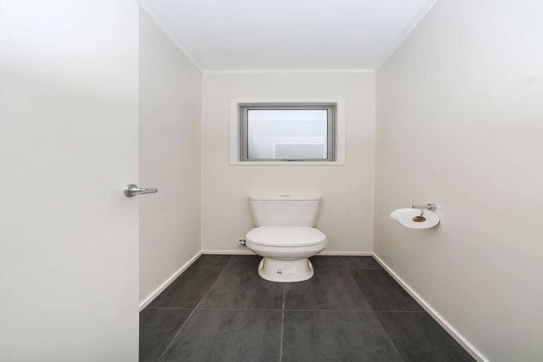 Photo of property in 29a Sylvan Crescent, Te Atatu South, Auckland, 0610