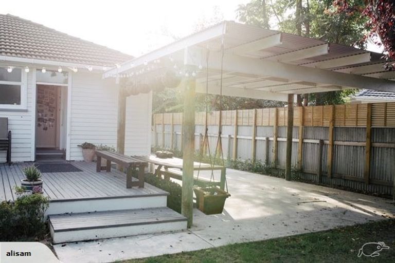 Photo of property in 15 Tasman Street, Havelock North, 4130