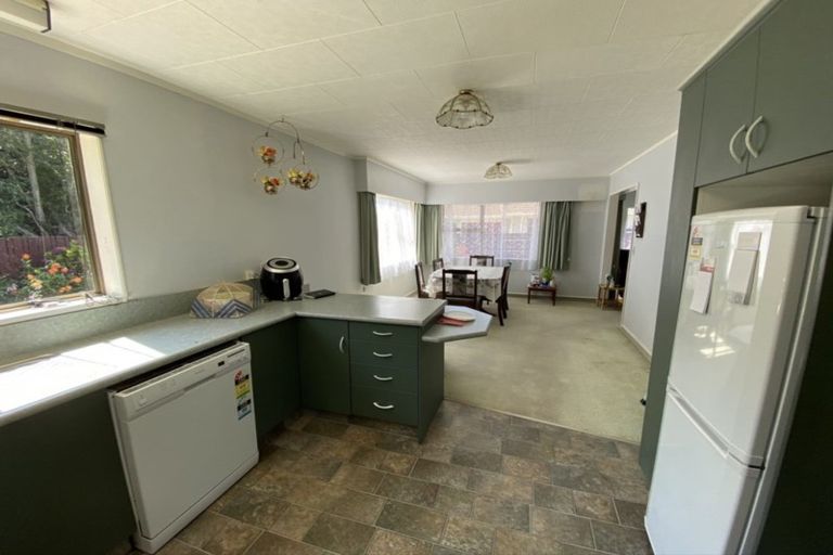 Photo of property in 16 Matai Place, Hawera, 4610