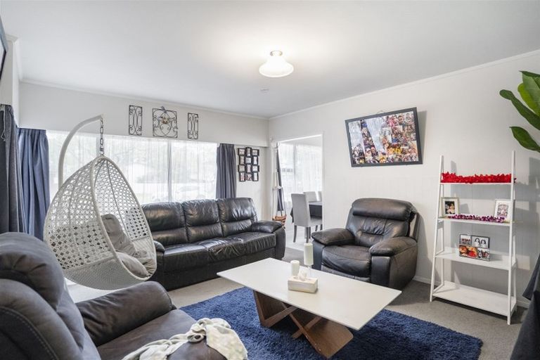 Photo of property in 53 Universal Drive, Henderson, Auckland, 0610