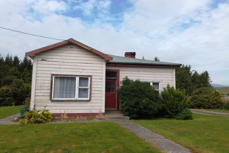 Photo of property in 30 Railway Road, Tuatapere, 9620