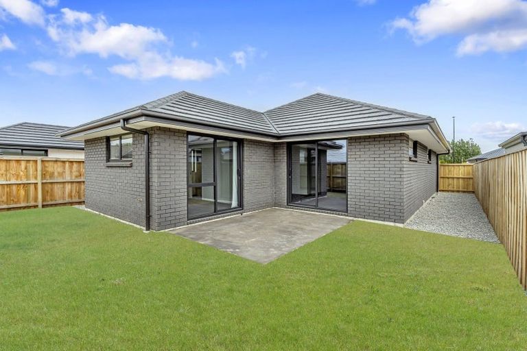 Photo of property in 15 Oakmill Drive, Casebrook, Christchurch, 8051