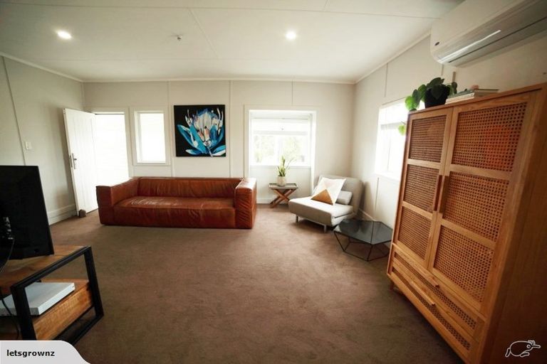 Photo of property in 7a Main Road, Raglan, 3225