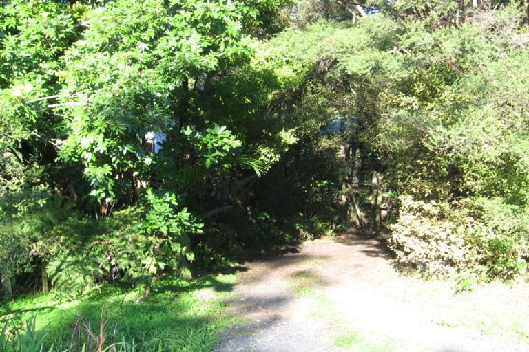 Photo of property in 170 Laingholm Drive, Laingholm, Auckland, 0604