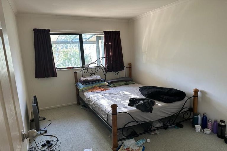 Photo of property in 14a Mexted Terrace, Tawa, Wellington, 5028