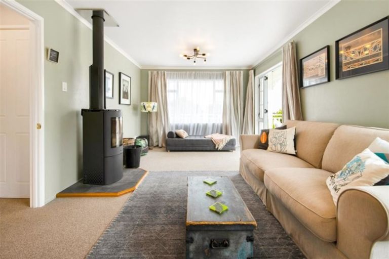 Photo of property in 4 Edwin Mitchelson Road, Muriwai, Waimauku, 0881