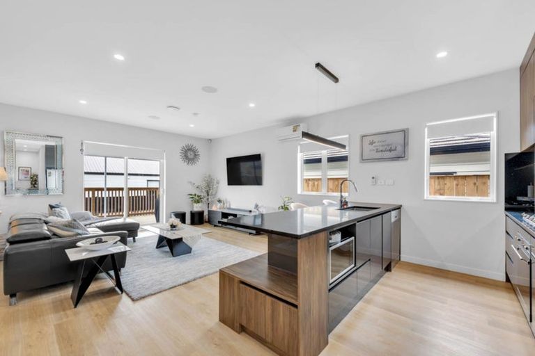 Photo of property in 39 Farranfore Road, Opaheke, Papakura, 2113