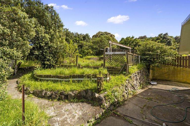 Photo of property in 7 Gloaming Hill, Titahi Bay, Porirua, 5022