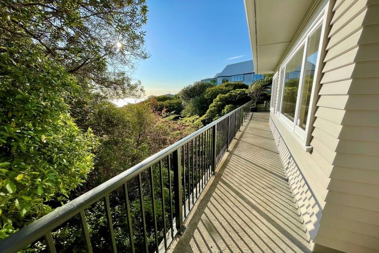 Photo of property in 114 Motuhara Road, Plimmerton, Porirua, 5026