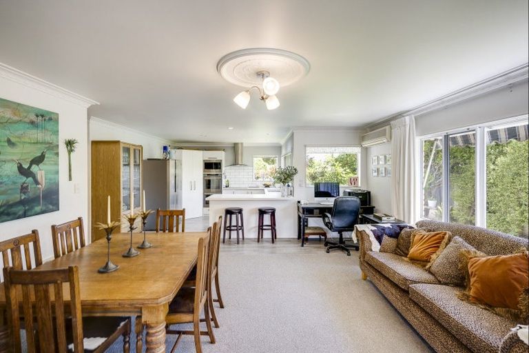 Photo of property in 2 Fern Grove, Taradale, Napier, 4112