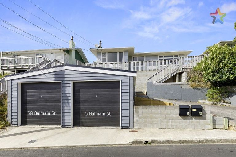 Photo of property in 5 Balmain Street, Newlands, Wellington, 6037