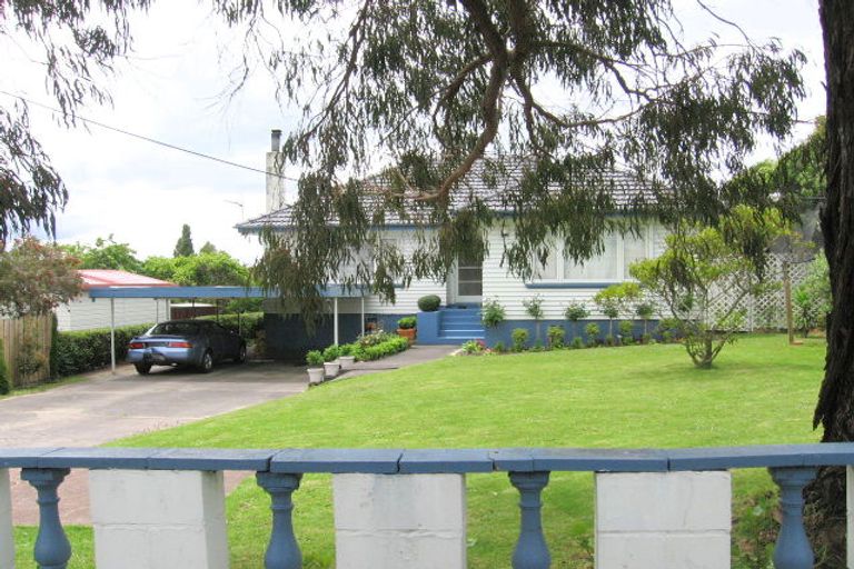 Photo of property in 4025 Great North Road, Glen Eden, Auckland, 0602