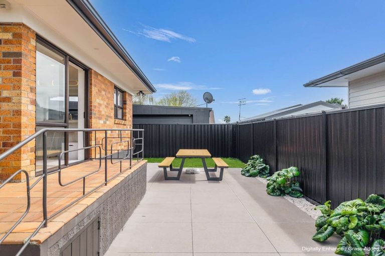 Photo of property in 32 Sandspit Road, Waiuku, 2123