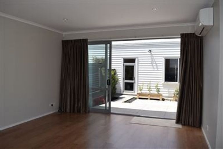 Photo of property in 10 Kittyhawk Lane, Hobsonville, Auckland, 0616