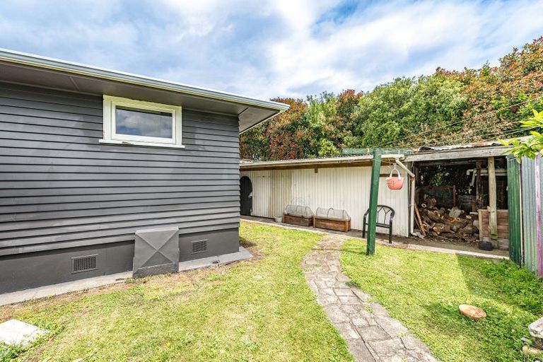 Photo of property in 64 Wikitoria Road, Putiki, Whanganui, 4501