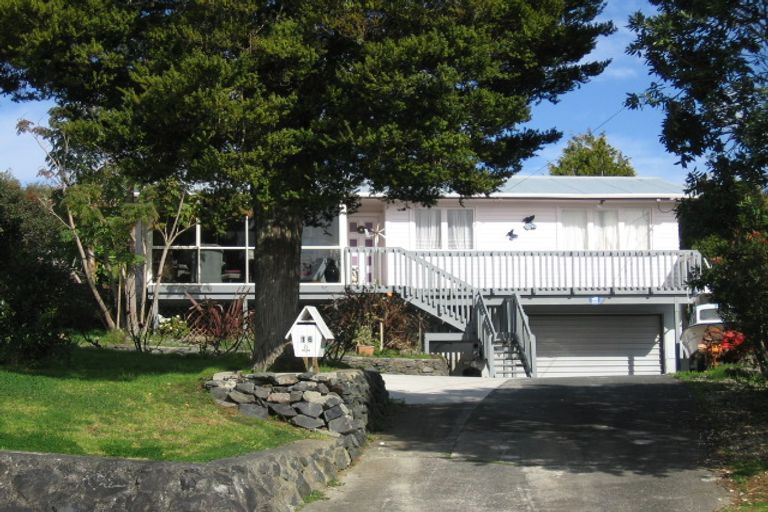 Photo of property in 16 Gillingham Road, Te Kamo, Whangarei, 0112