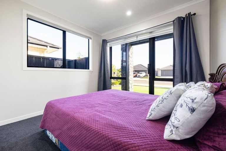 Photo of property in 27 Keerangi Place, Rototuna North, Hamilton, 3210