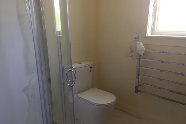 Photo of property in 6 Russell Road, Wainui, Silverdale, 0992