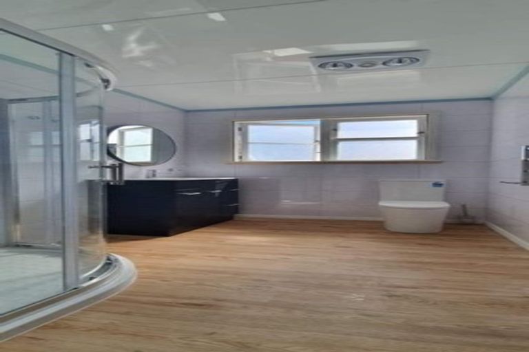 Photo of property in 106 Moorefield Road, Johnsonville, Wellington, 6037