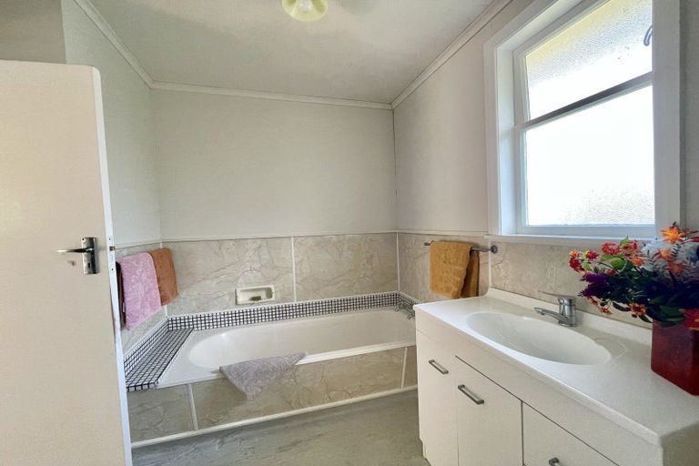 Photo of property in 35 Aotaki Street, Otaki, 5512