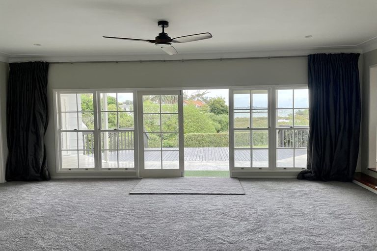 Photo of property in 12 Dowling Place, Pakuranga, Auckland, 2010