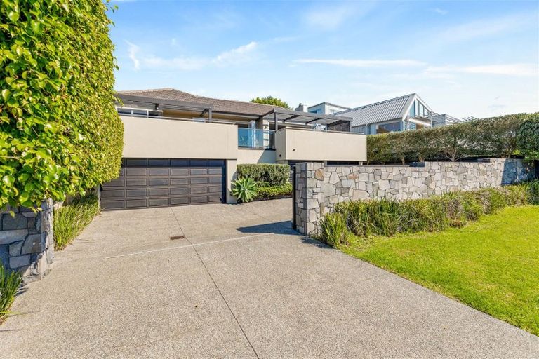 Photo of property in 30 Churchill Road, Murrays Bay, Auckland, 0630