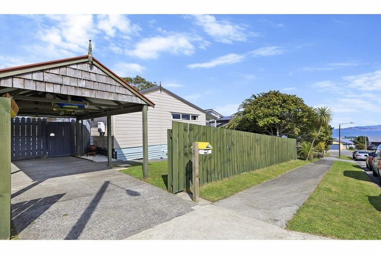 Photo of property in 8 Chestnut Grove, Maungaraki, Lower Hutt, 5010