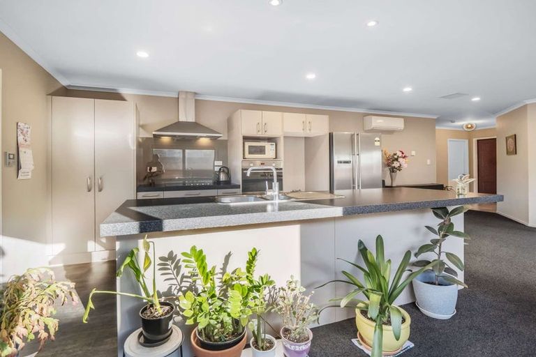 Photo of property in 33 Faringdon Boulevard, Rolleston, 7615