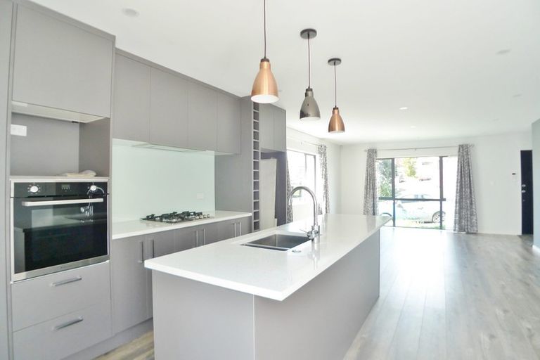 Photo of property in 28 Rakich Place, Henderson, Auckland, 0612