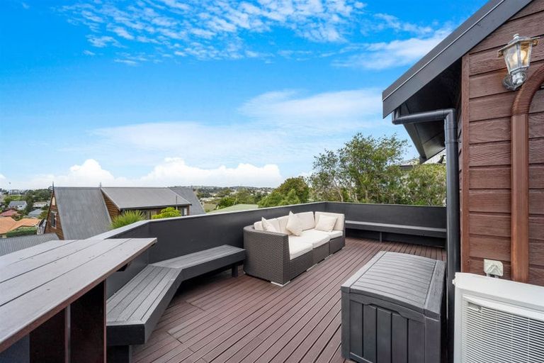 Photo of property in 52 Waiora Road, Stanmore Bay, Whangaparaoa, 0932