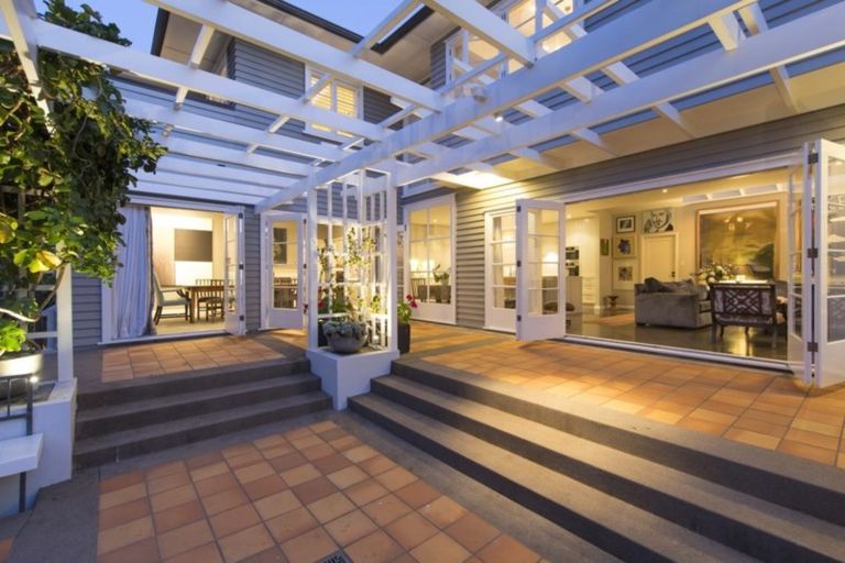 Photo of property in 128 St Stephens Avenue, Parnell, Auckland, 1052