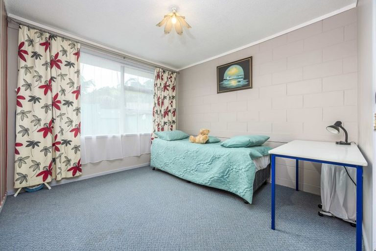 Photo of property in 2/81 Seabrook Avenue, New Lynn, Auckland, 0600