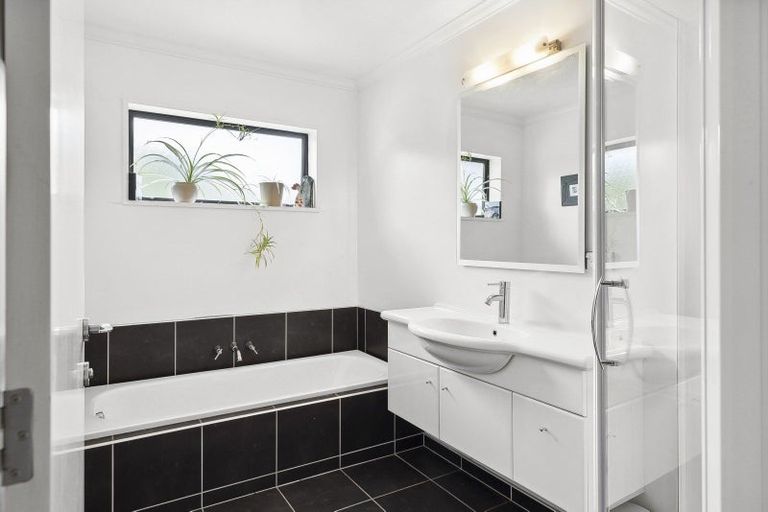 Photo of property in 6 Hyland Street, Wanaka, 9305