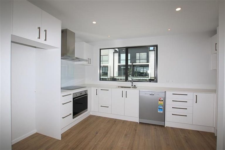 Photo of property in 7 Glenae Lane, Hobsonville, Auckland, 0618