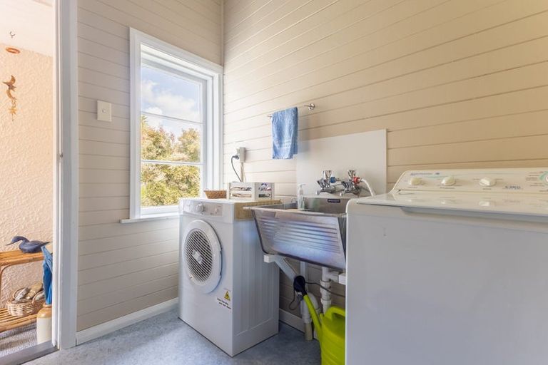 Photo of property in 42 Domain Road, Otaki, 5512