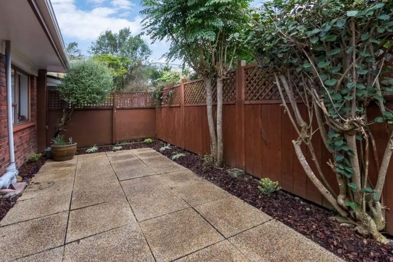 Photo of property in 2/83 Uxbridge Road, Cockle Bay, Auckland, 2014