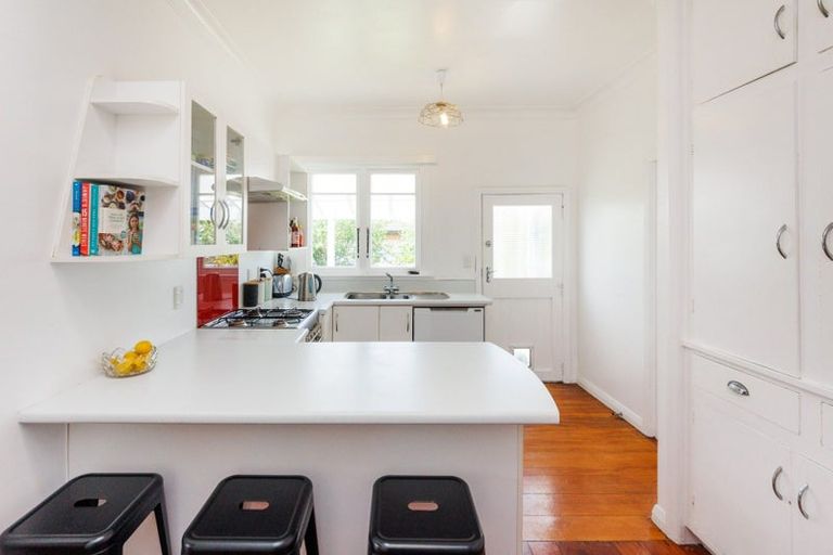 Photo of property in 38 Rongopai Street, Palmerston North, 4414