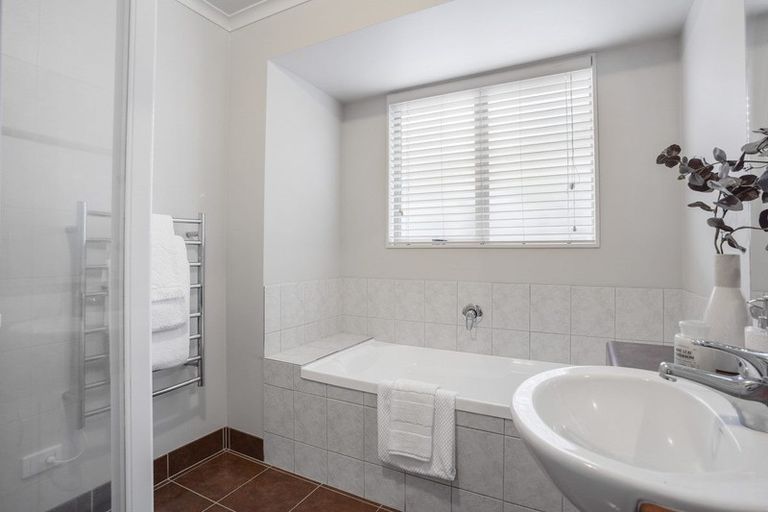 Photo of property in 113 Tauranga Place, Orewa, 0931