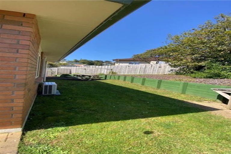 Photo of property in 5 Landvale Court, Browns Bay, Auckland, 0630
