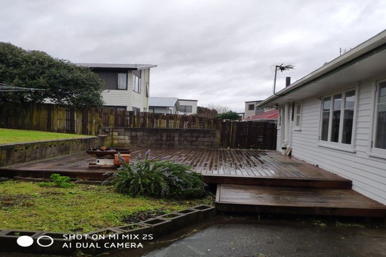 Photo of property in 73 Kervil Avenue, Te Atatu Peninsula, Auckland, 0610