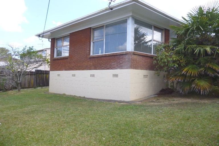 Photo of property in 1/11 Manuka Road, Bayview, Auckland, 0629