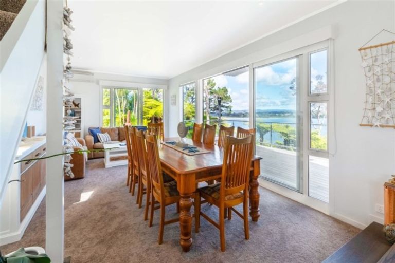 Photo of property in 41 Chatham Avenue, Paremoremo, Auckland, 0632